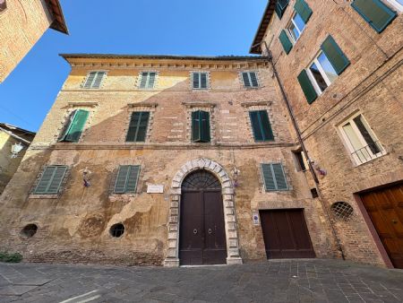 Vendita Appartamento SIENA, CENTRO STORICO, ZONA QUATTRO CANTONI (NOSTRA ESCLUSIVA): in una delle zone più suggestive e...